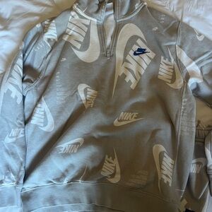 Nike sweatsuit top and bottom matching